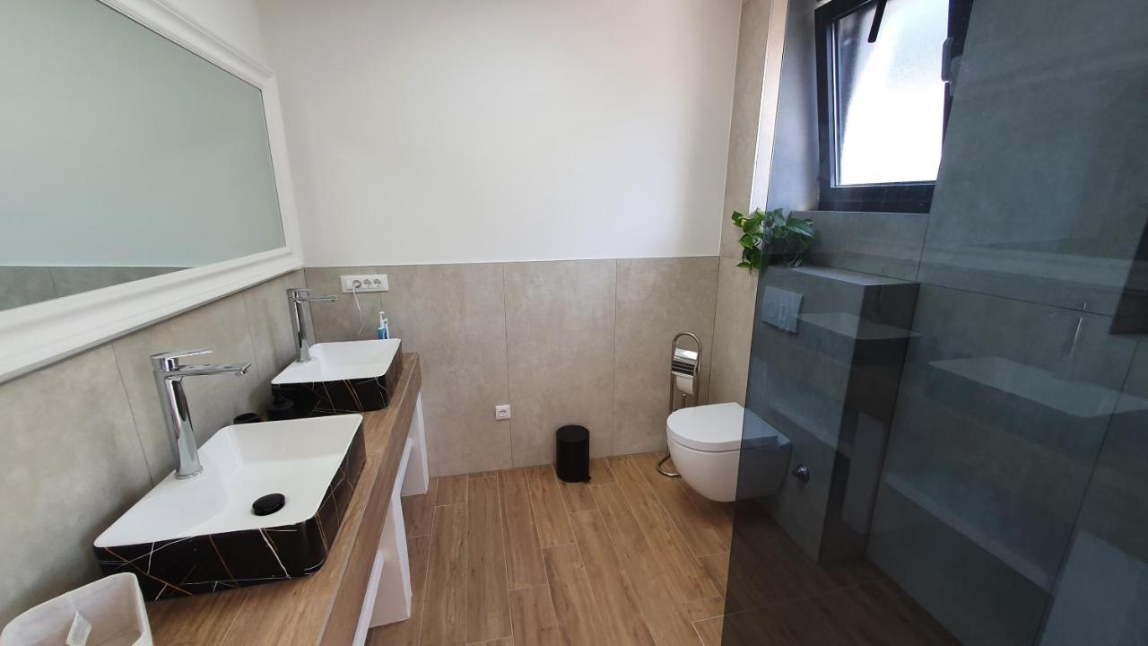 Apartments Marina 오미스 외부 사진